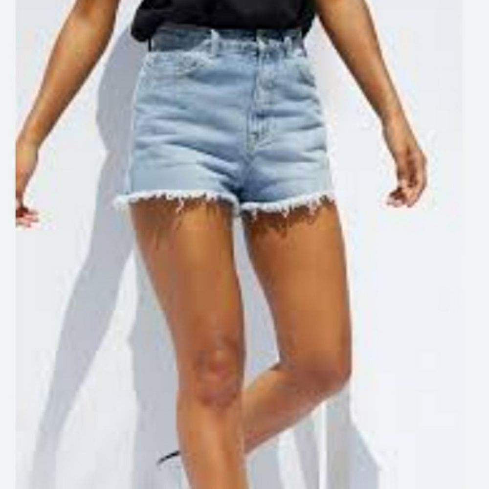PrettyLittleThing Frayed Hem Bum Shorts Sz 0